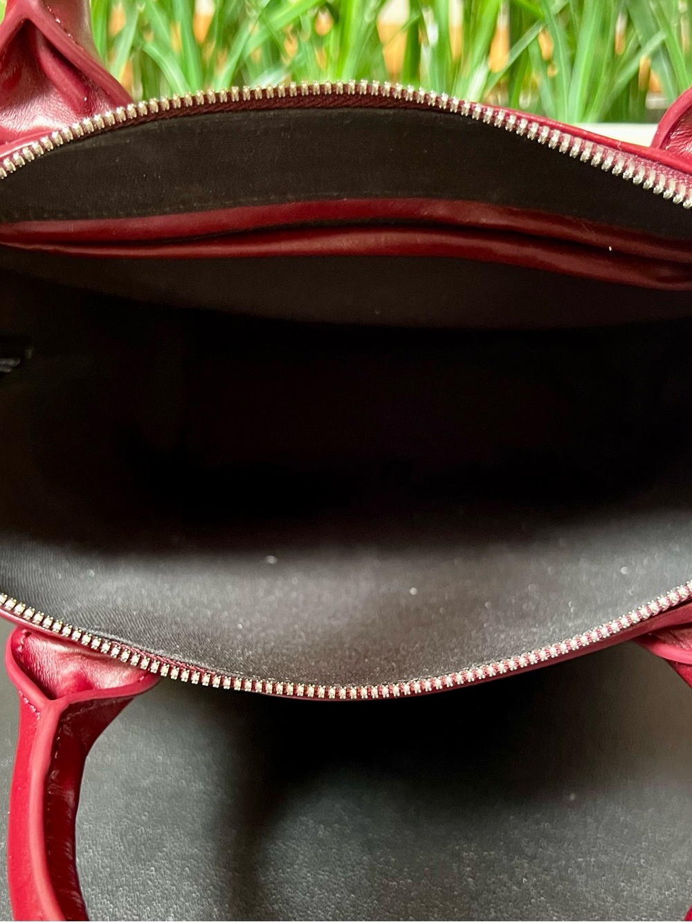 WANT Les ESSENTIELS Petite Dark Cherry Ohare Tote Bag - Picture 6 of 9